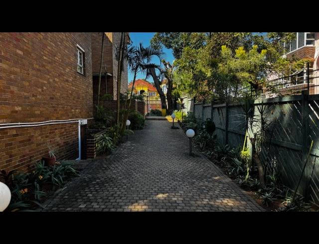 1.5 BEDROOM APARTMENT FOR SALE IN ESSENWOOD